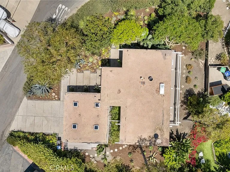 1494 Bluebird Canyon Dr — Photo 42