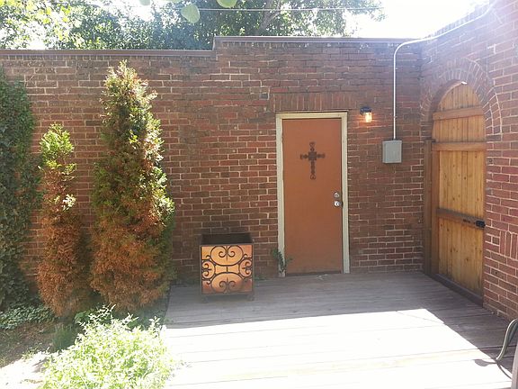 2nd image of 656 Albion St