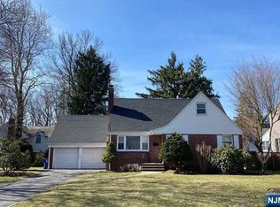 80 Creston Ave, Tenafly, NJ 07670