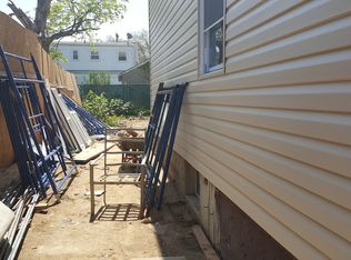 18852 120th Rd, Saint Albans, NY 11412