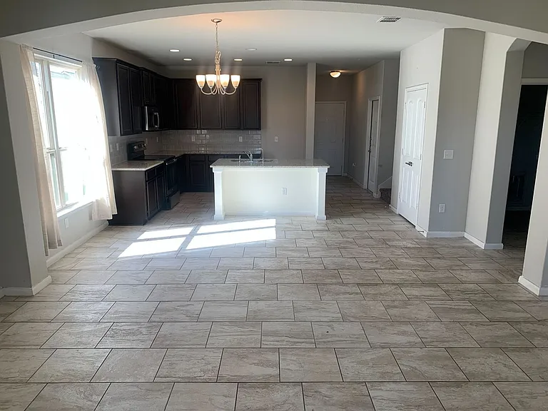 6814 Hibiscus Fls — Photo 8