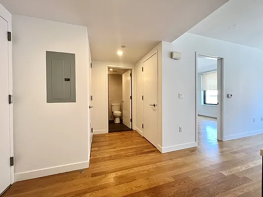 Rented by AZ REALTY NYC LLC | media 24