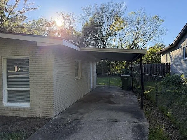 3 bed, 1.0 bath, 1125 sqft, $1,295 — Photo 4