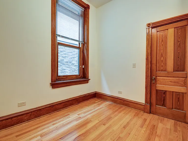 2247 N Lincoln Ave #2 — Photo 8