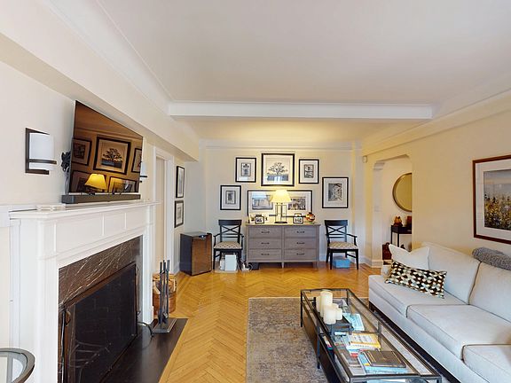3rd image of 210 E 68th St APT 11J