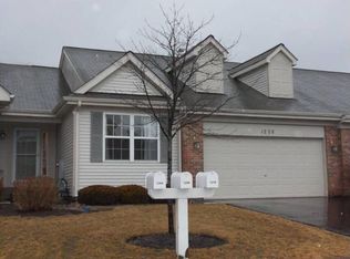 1208 E Oakwood Dr, Fox Lake, IL 60020