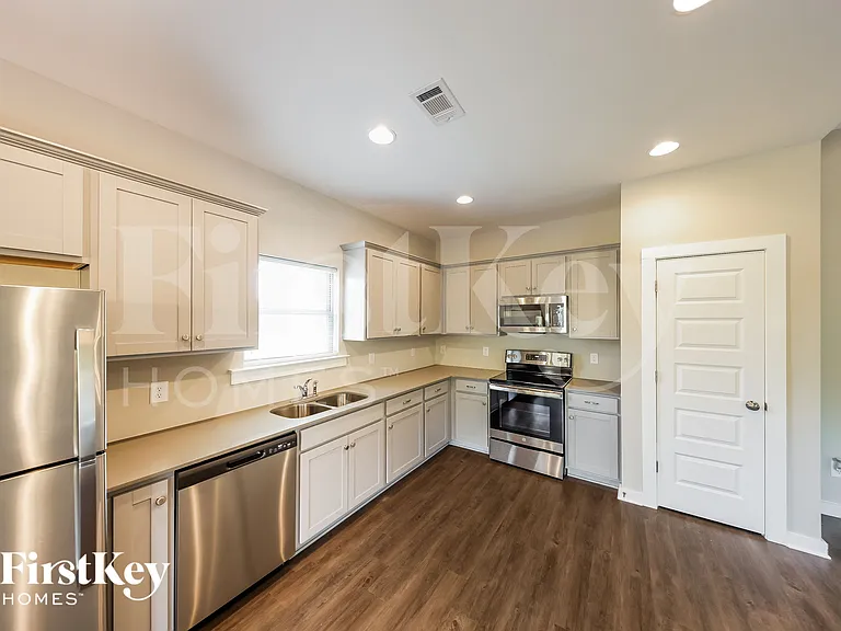 170 Lakewood Ln — Photo 8
