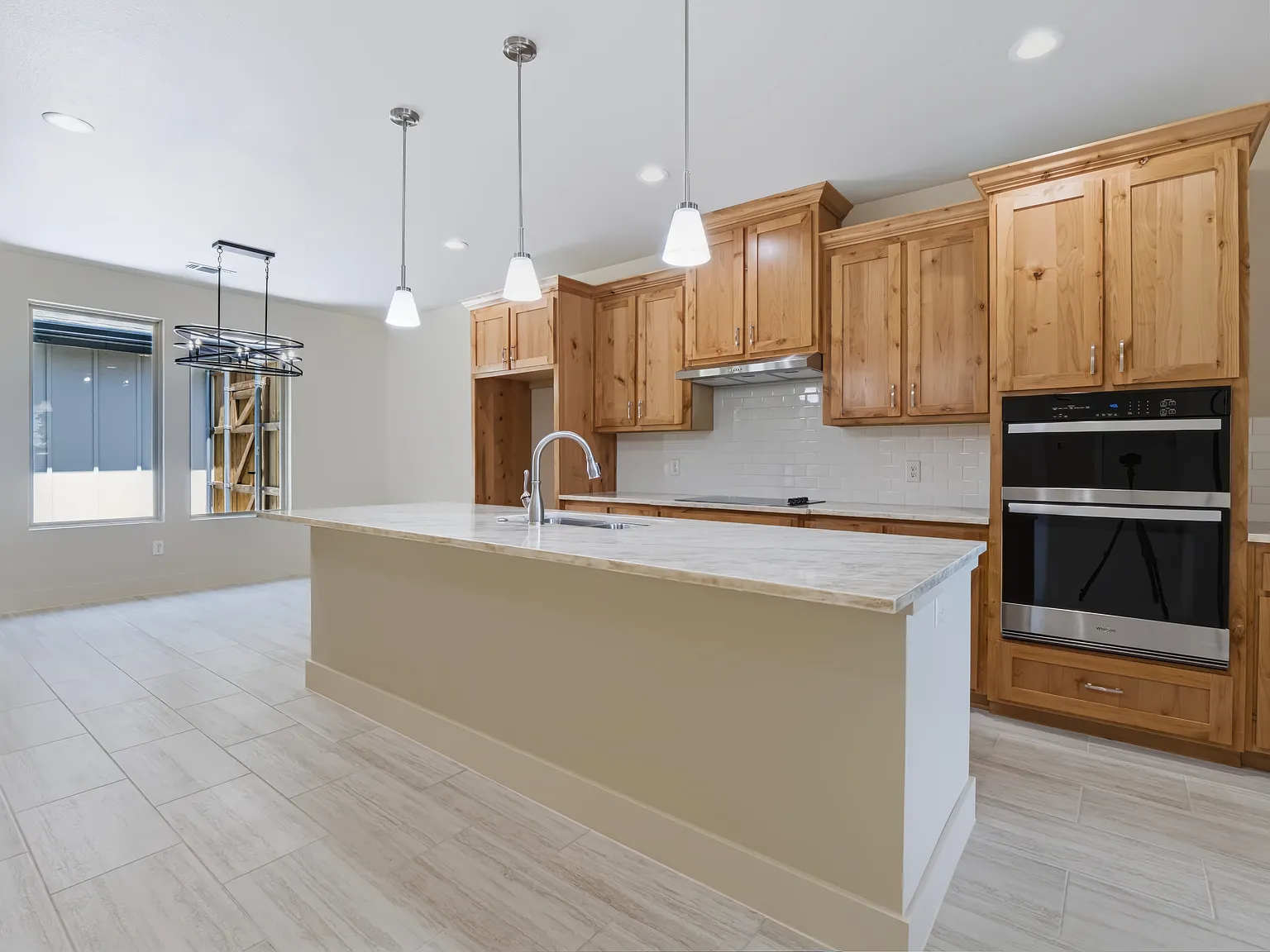 4 bed, 2.5 bath, 2078 sqft, $3,300 — Photo 4