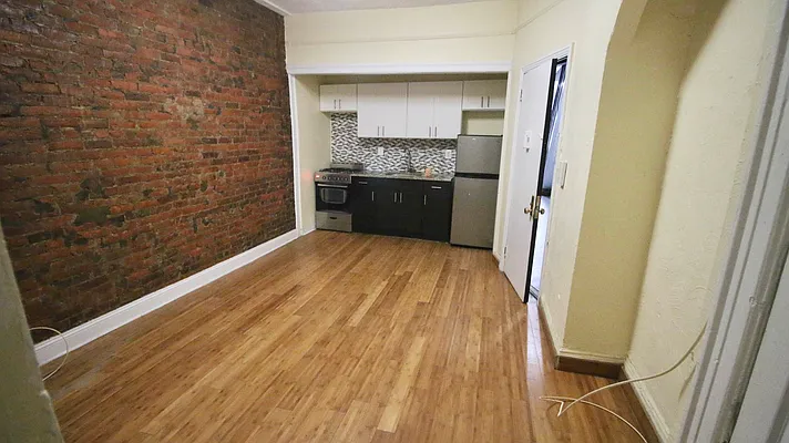 Rented by Delmark Realty LLC | media 44