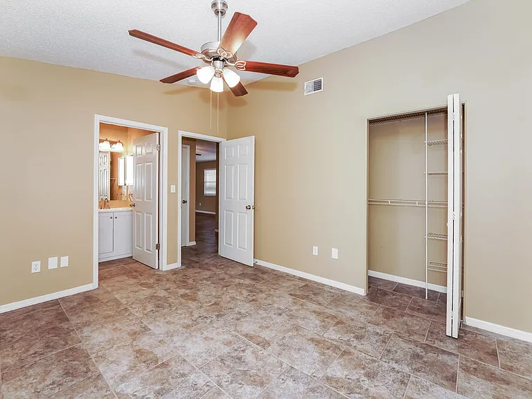 1539 Lafayette Ave — Photo 10