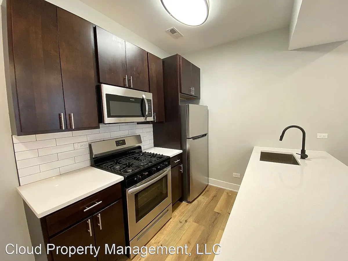 Building Photo - 2700 S Kildare Ave #3M