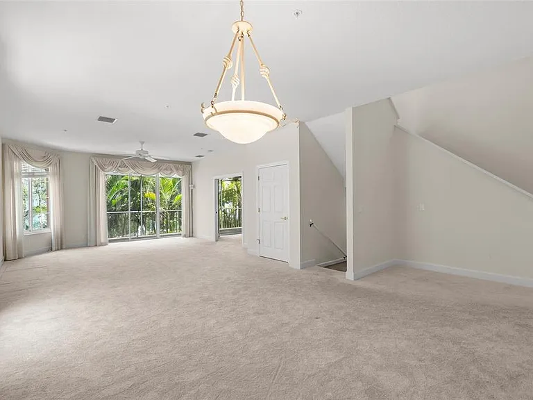 3954 Hamilton Club Cir #14 — Photo 8