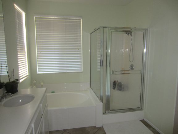 4th image of 305 Clydesdale Ct