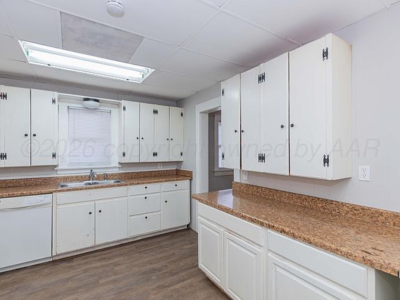 4th image of 2214 S Taylor St