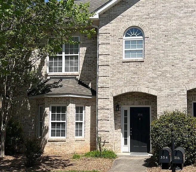 354 Summergate Dr — Photo 1