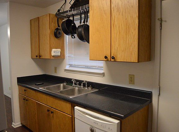 4th image of 436 Burleson Blvd