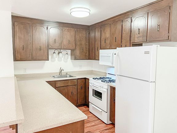 4th image of 2227 Northrop Ave APT 11