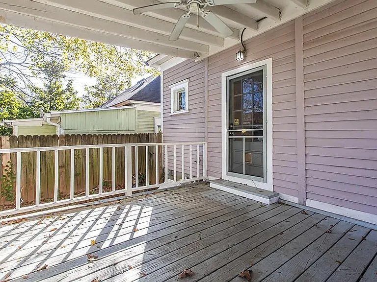 976 Boulevard SE — Photo 2