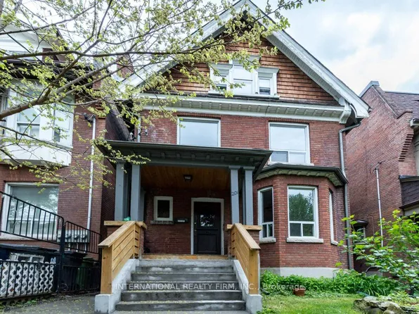 201 Madison Ave Unit D, Toronto, ON M5R 2S6