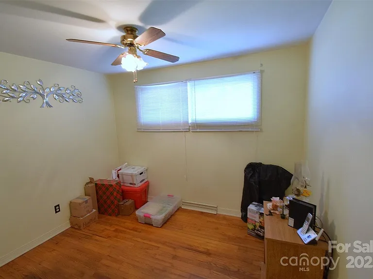 615 E Maple Ave — Photo 15