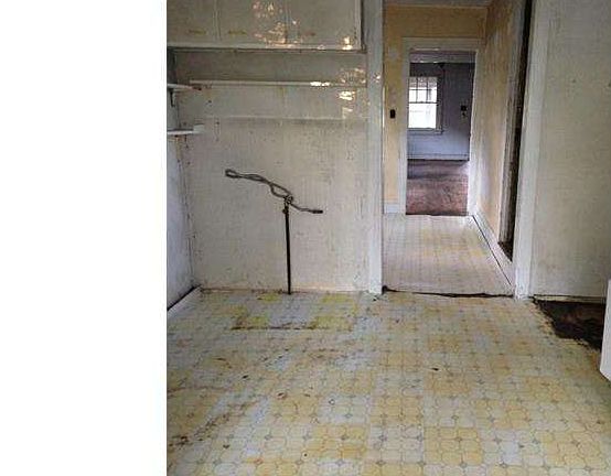 2nd image of 50 Lloyd Ave