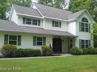 2293 Hill Rd, Effort, PA 18330