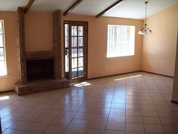 5th image of 11140 Shiner Ave