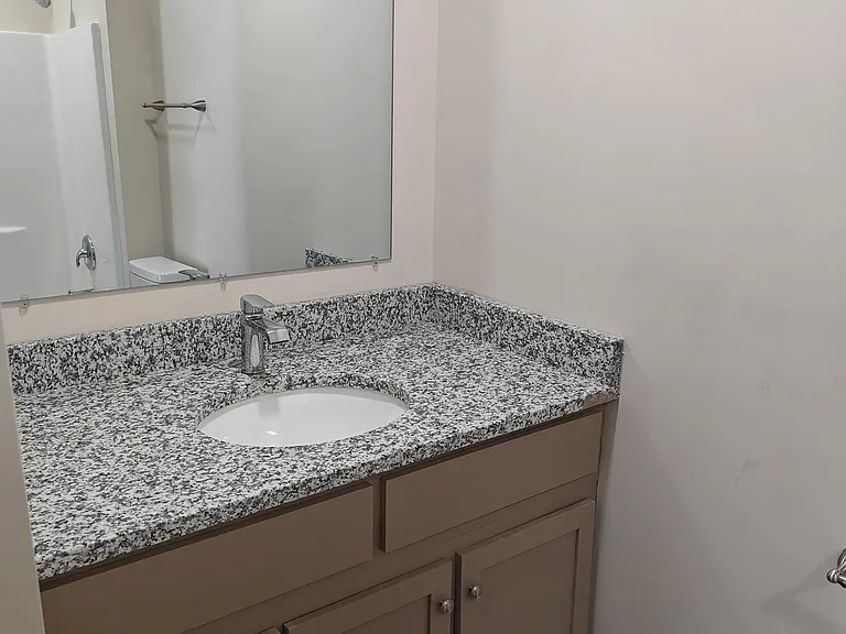 Fox Meadows Apartments — Photo 15