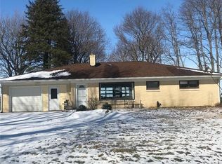 8780 E Lake Rd, Erie, PA 16511