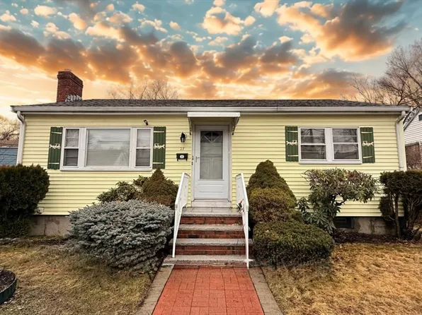27 Ralwood Rd, Hyde Park, MA 02136