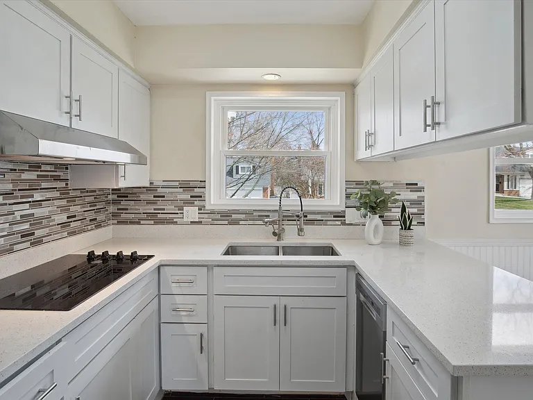 2728 Yost Blvd — Photo 23