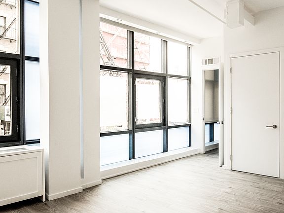 4th image of 103-105 Norfolk St #2B