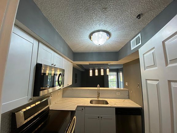 4th image of 1504 Lincoln Way #107