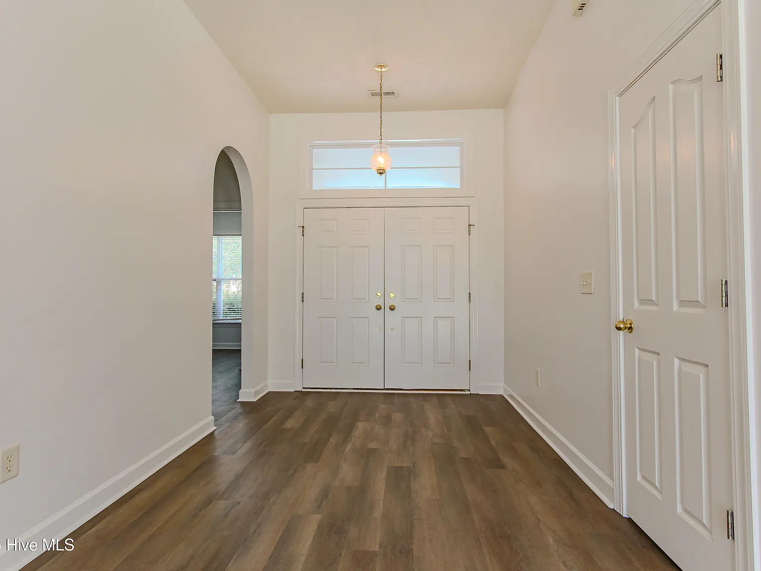 3 bed, 2.0 bath, $1,995 — Photo 4