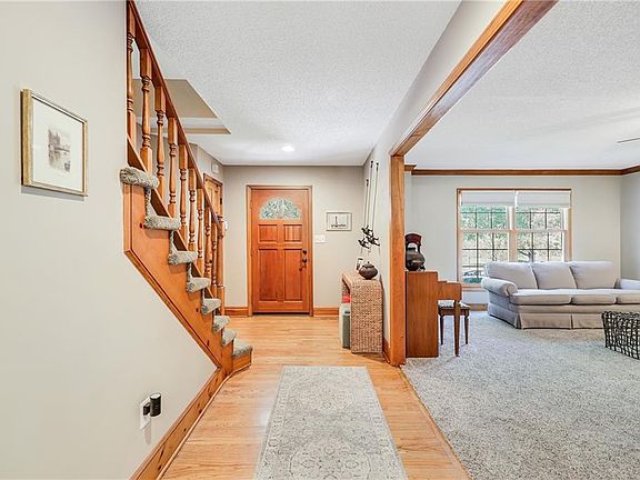 4th image of 1800 NE Waterfield Village Ct