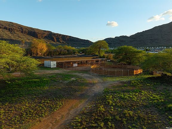 2nd image of 87-879 Apuupuu Rd