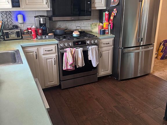 3rd image of 422 Osage Ln