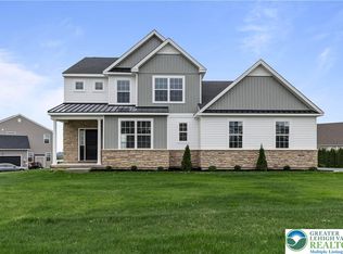 4780 Farrcroft Dr #113, Easton, PA 18040