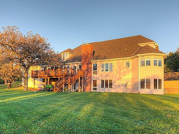 4th image of 8711 Raven Dr