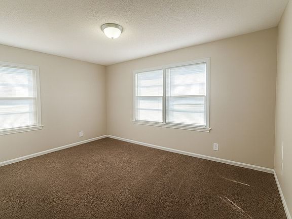 5th image of 1002 N Parkwood Ln