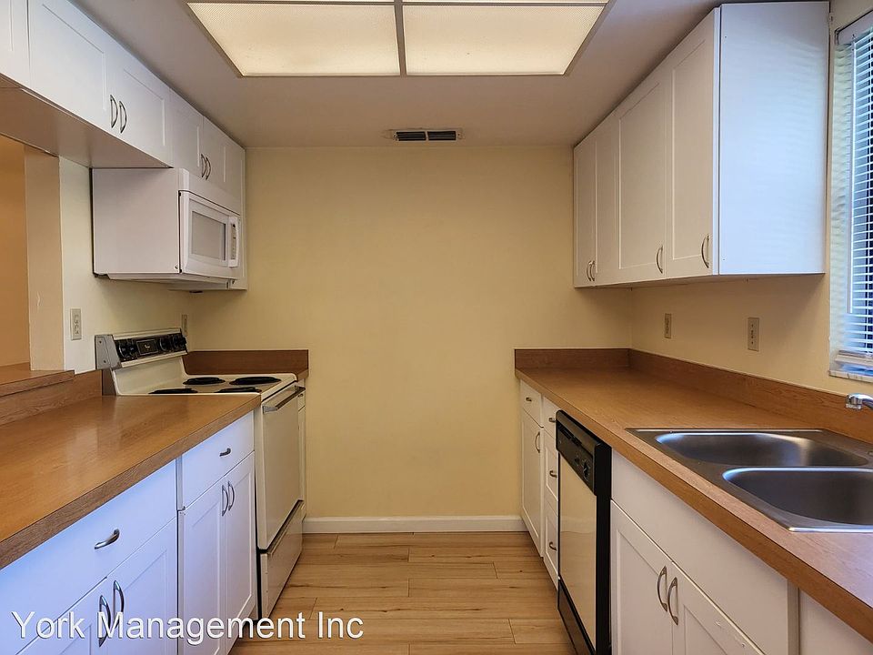 1st image of 853 Mecca Dr #1B