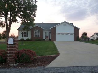 3741 Windsong Ct, Decatur, IL 62521