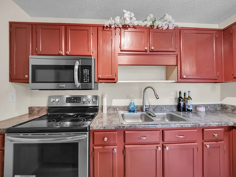 1725 Grand Bay Dr #MAIN — Photo 22