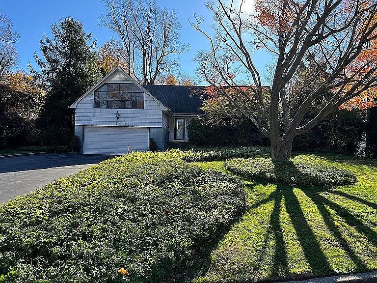 1st image of 50 E HARWOOD Drive