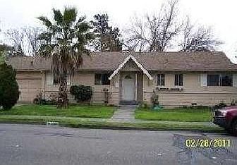 1st image of 916 N Herbert Ave
