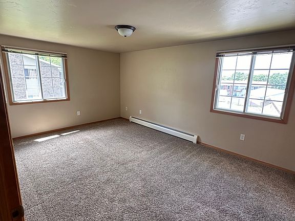 2nd image of 2881 Saint Anthony Dr #6