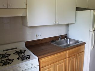 132 Old Ballwin Rd APT B, Ballwin, MO 63021