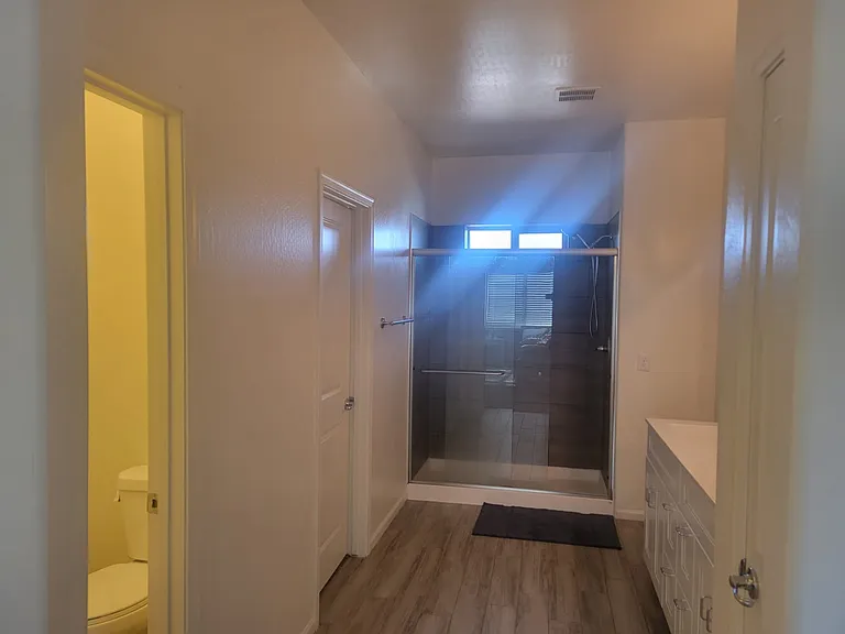 1741 W Pollack St — Photo 9