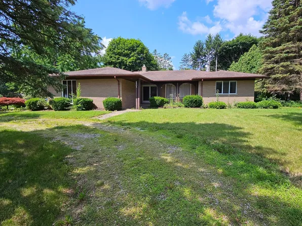 6805 Fredmoor Dr, Troy, MI 48098