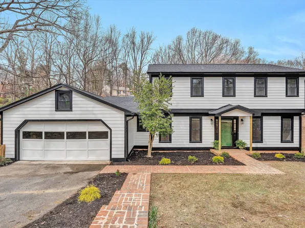 2825 Fairway Forest Dr, Salem, VA 24153